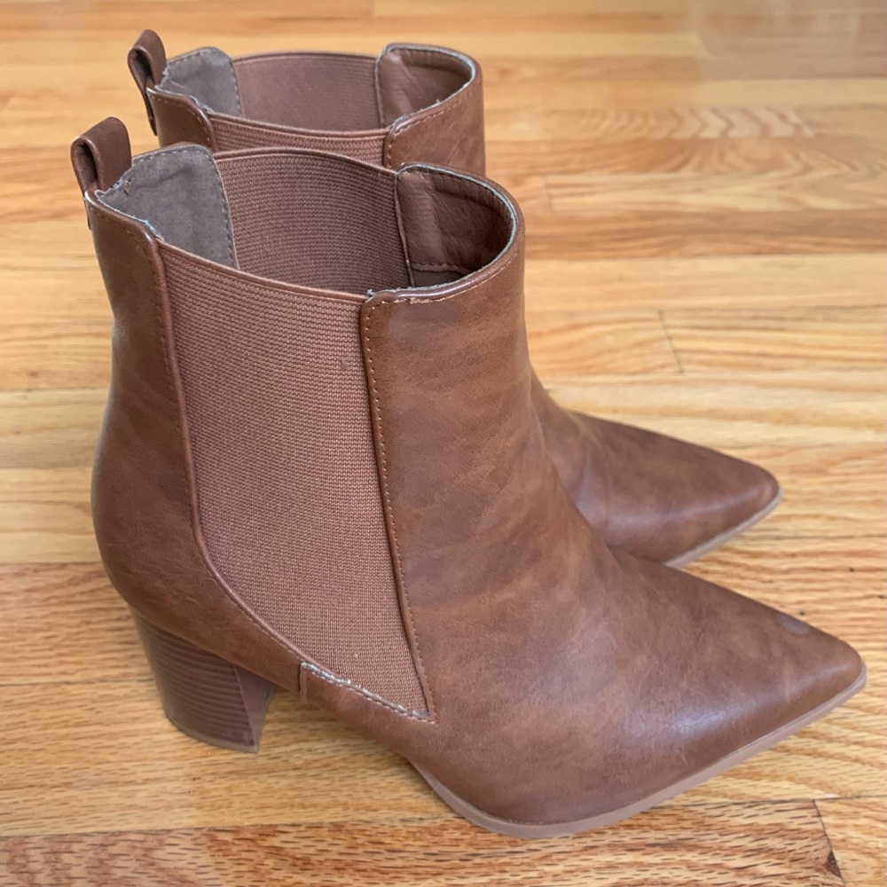Brown Pointed Toe Ankle Boots. Wide Calf friendly. Size 8.5 - Picture 6 of 11